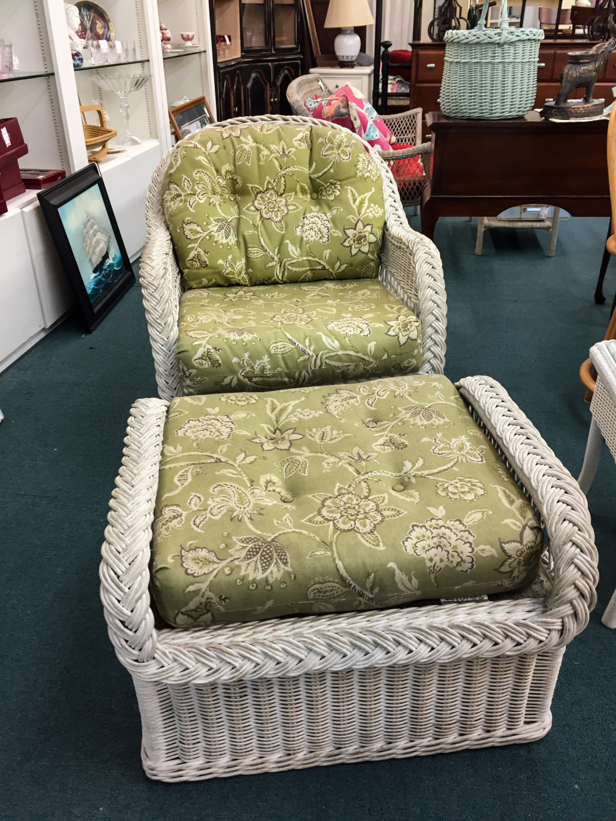 White wicker deals chair with ottoman