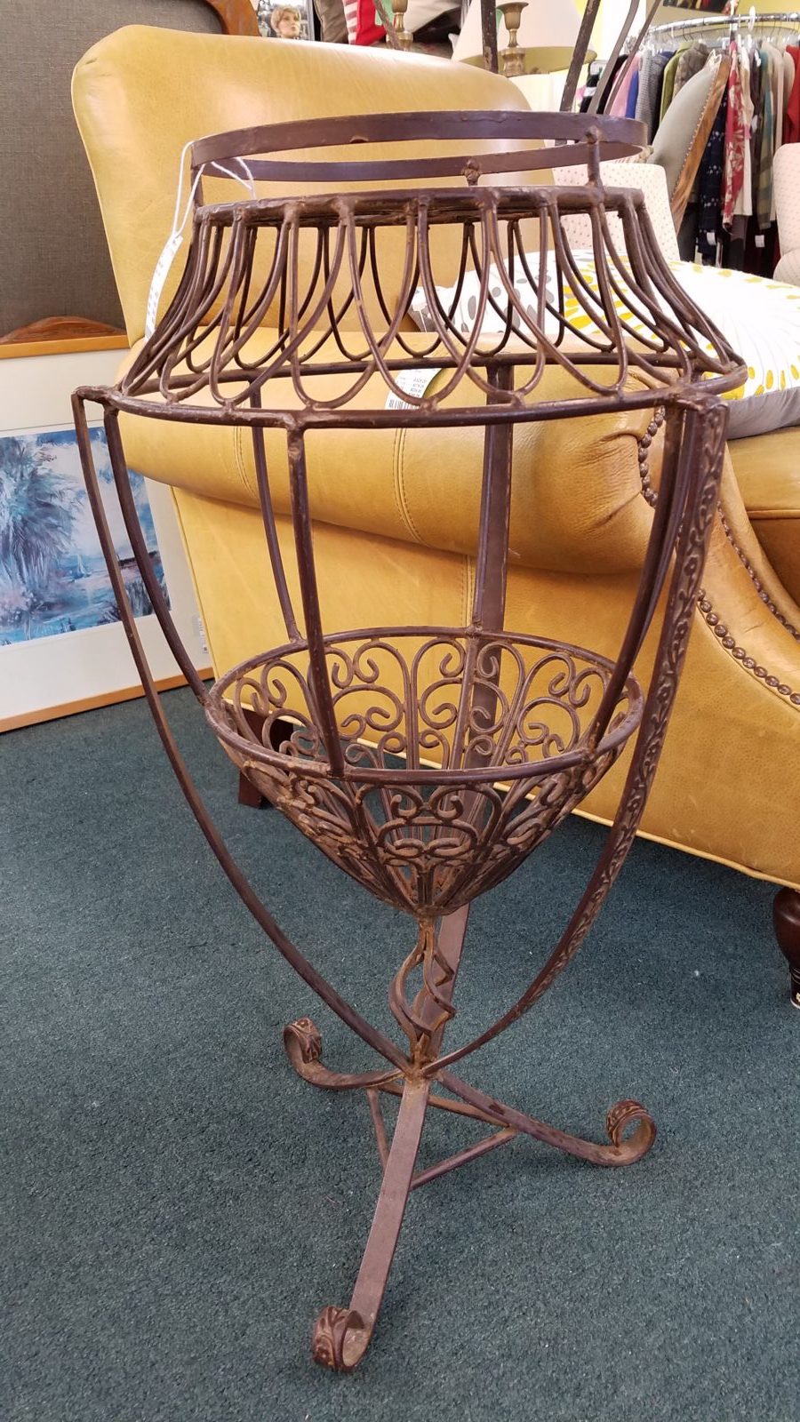 Metal plant stand/other???? •